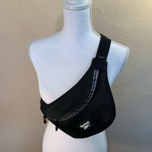 Reebok Sicily Sport Waistpack Fanny Pack Belt Bag Black Neoprene Two Zippers